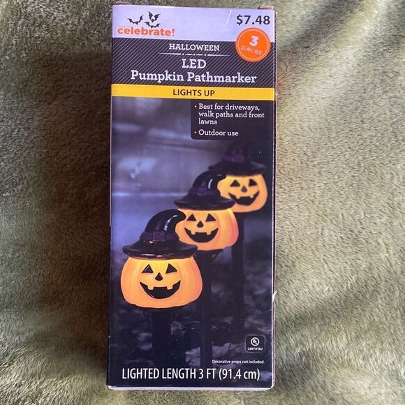 Halloween LED Pumpkin Pathmarker - Picture 1 of 4